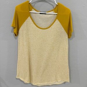 Mustard shortsleeved casual tshirt